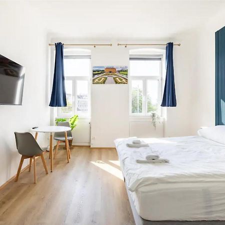 Apartment Near Schoenbrunn & Metro Bécs Kültér fotó