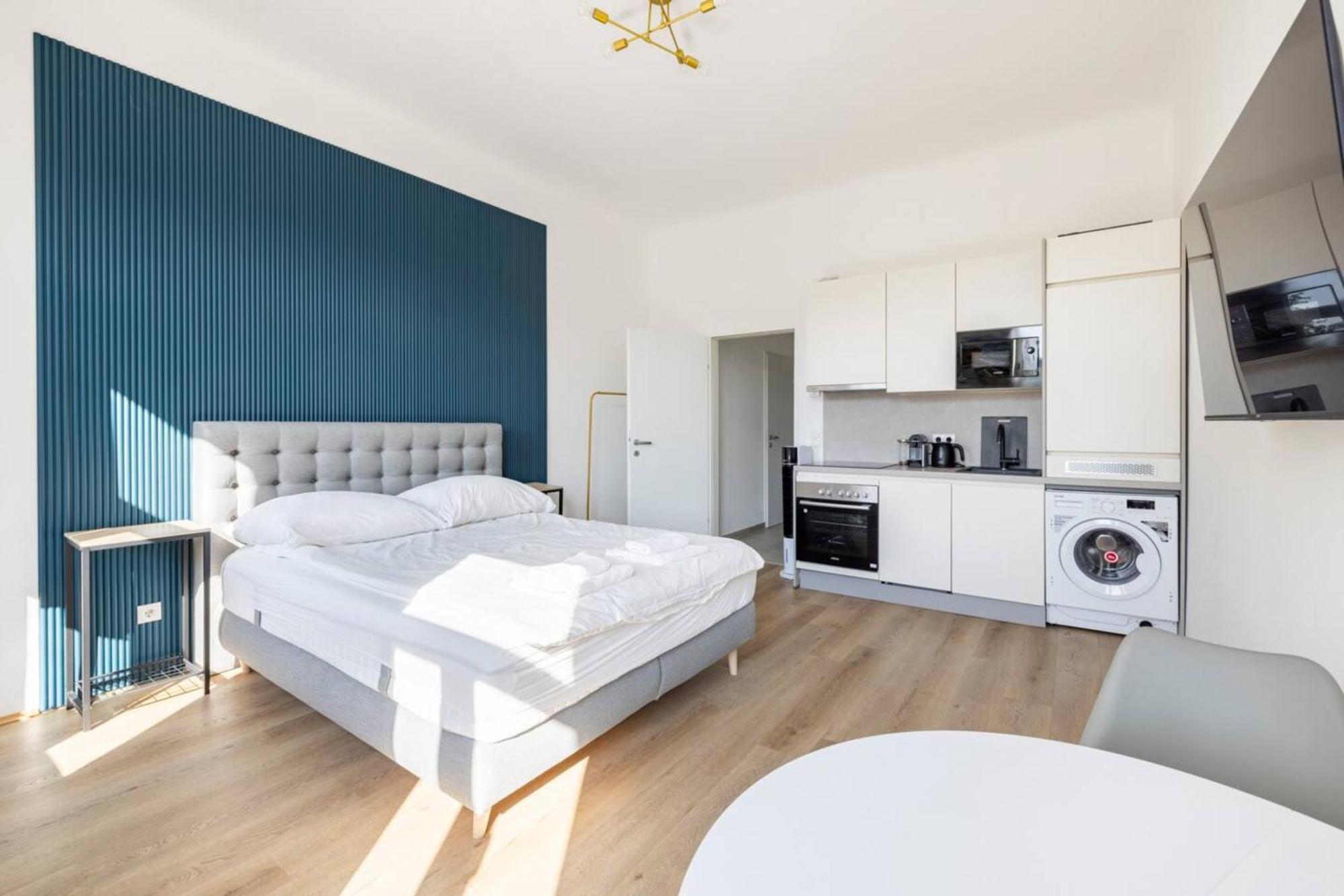 Apartment Near Schoenbrunn & Metro Bécs Kültér fotó