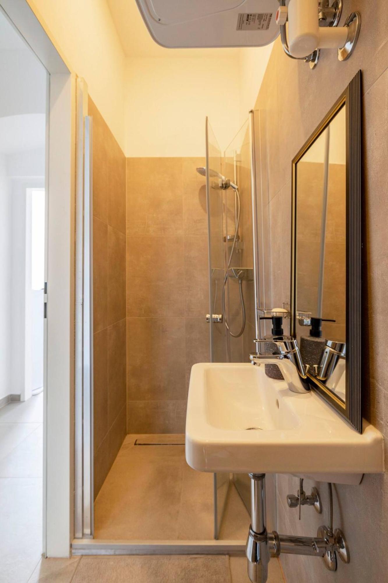 Apartment Near Schoenbrunn & Metro Bécs Kültér fotó