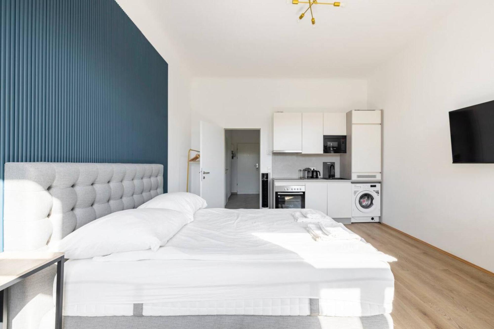 Apartment Near Schoenbrunn & Metro Bécs Kültér fotó